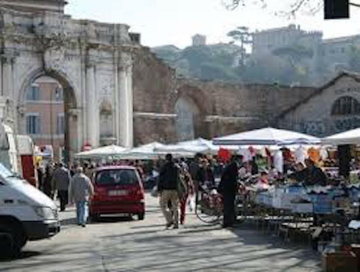 Panoramic Castle Apt Trastevere Roma Esterno foto